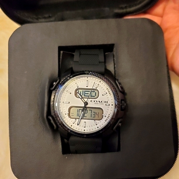 Coach Men's C001 Silicone Strap Watch, 46mm NWT Black - Picture 6 of 11